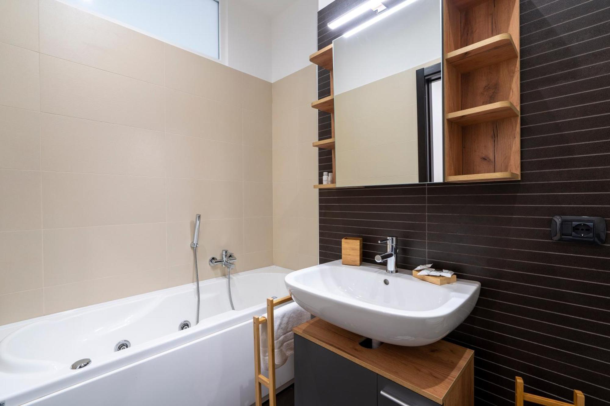 Boscoincitta Apt With Garage And Whirlpool Tub Bari Bagian luar foto