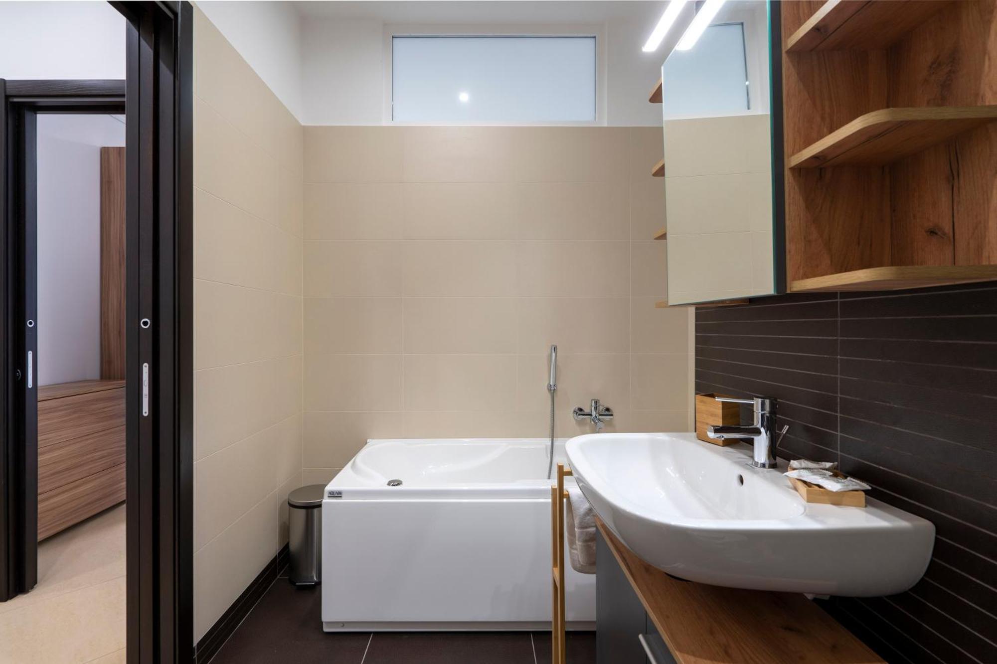 Boscoincitta Apt With Garage And Whirlpool Tub Bari Bagian luar foto